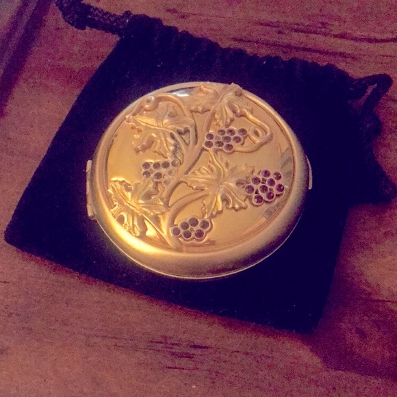 VINTAGE Estee Lauder Limited Edition Refillable Compact - Picture 1 of 5